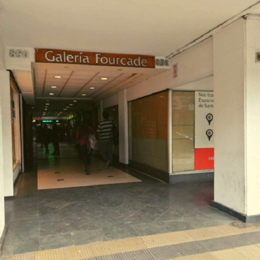 SE ARRIENDA EXCELENTE OFICINA EN PLENO CENTRO DE TEMUCO GALERIA FOURCADE.