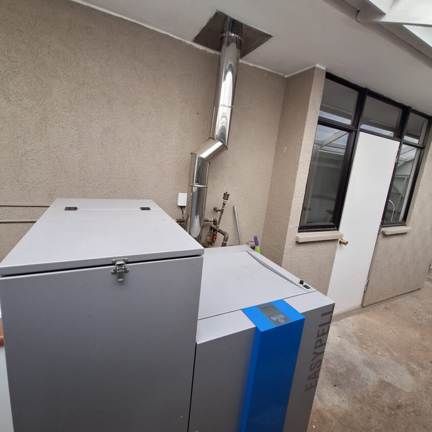 SE VENDE EXCELENTE CASA SECTOR PONIENTE TEMUCO, LOMAS DE MIRASUR.