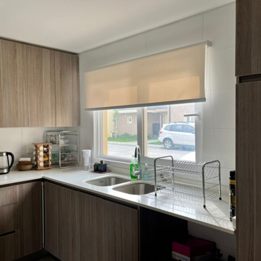 SE VENDE EXCELENTE CASA, SEMI – NUEVA CONDOMINIO PARQUE ANTUMALAL, TEMUCO.