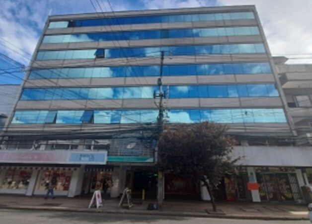 SE ARRIENDA ESPECTACULAR OFICINA DE 115 Ó 231 m2, PLENO CENTRO TEMUCO CON ESTACIONAMIENTO.