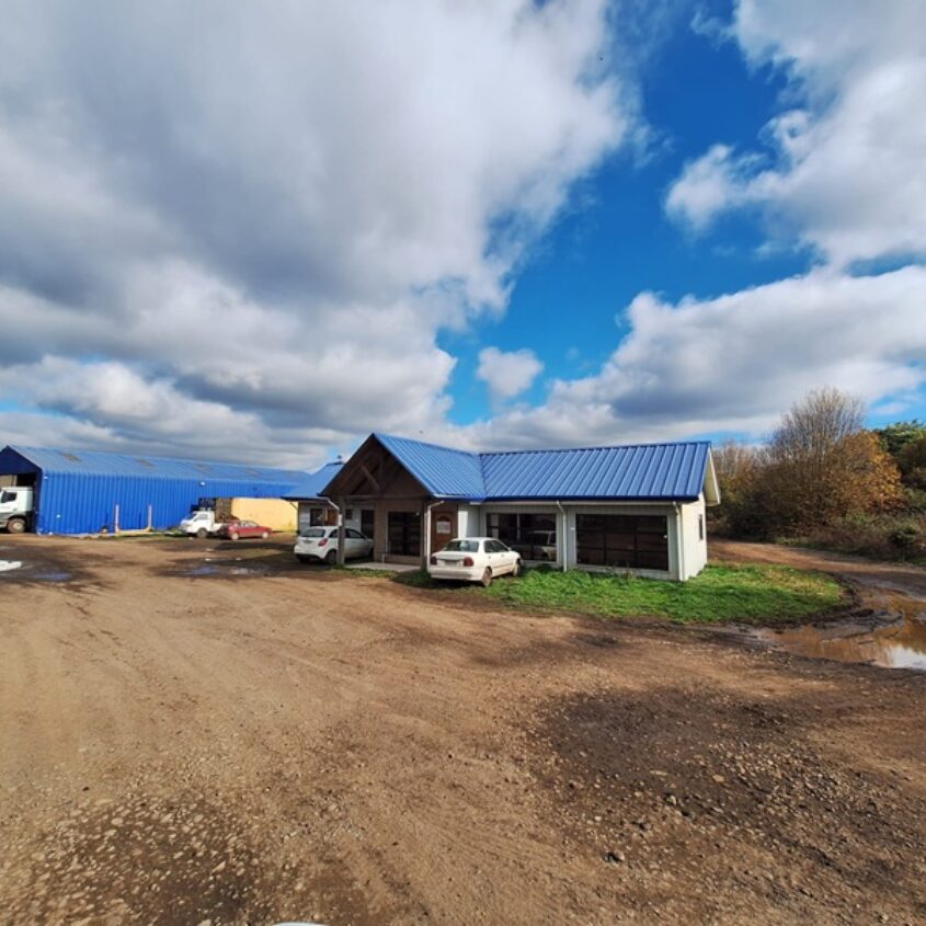 SE VENDE Ó ARRIENDA PROPIEDAD KM 614, RUTA 5 SUR, COSTADO CARRETERA, SECTOR PERQUENCO.