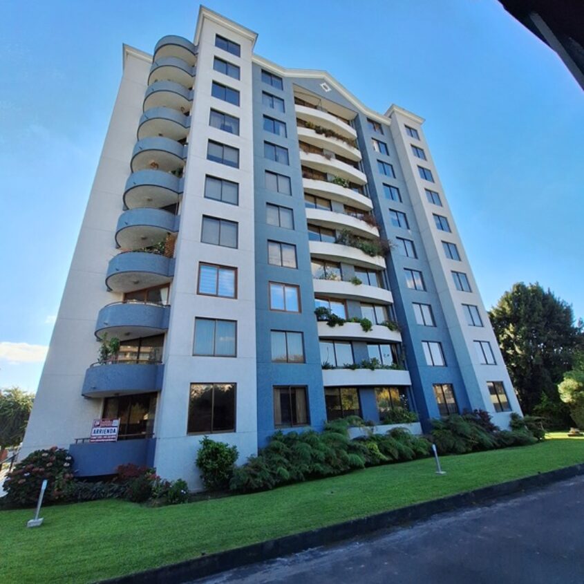 SE VENDE EXCELENTE DEPARTAMENTO. EDIFICIO EL BOSQUE, TEMUCO.