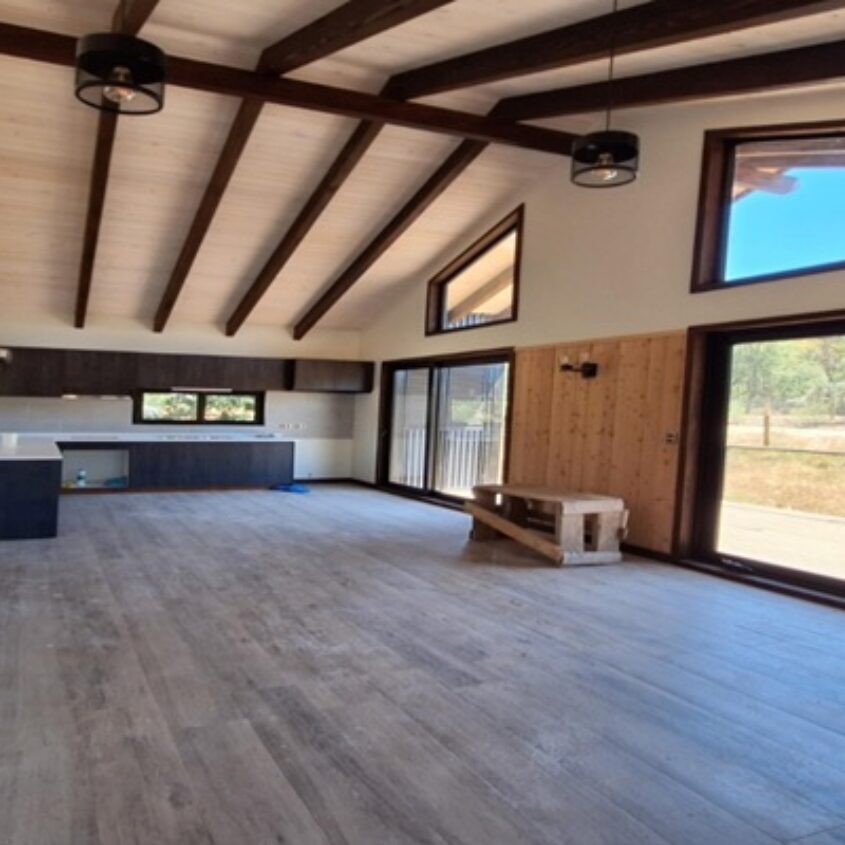 VENTA DE PARCELA 5.000 M2 CON CASA NUEVA, LUZ, AGUA… A 23 MINUTOS CENTRO DE VILLARRICA