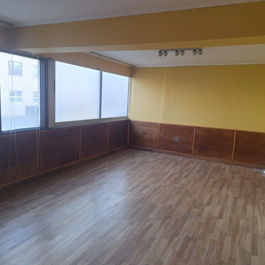 SE VENDE “OFICINA – LOCAL” de 231 m2, PLENO CENTRO DE TEMUCO.