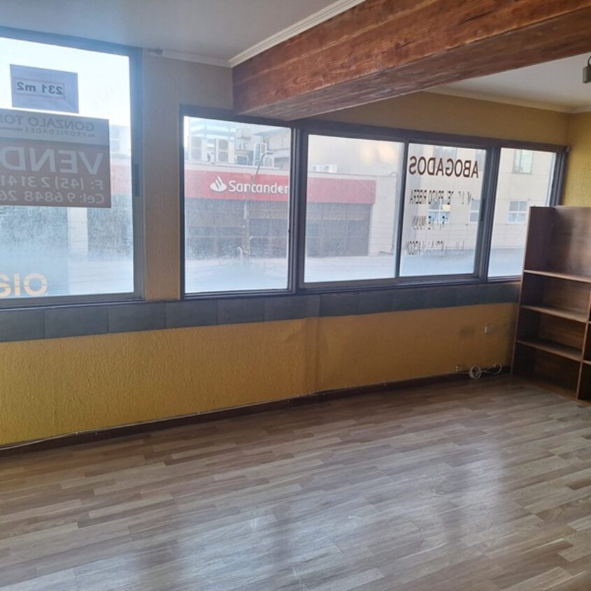 SE VENDE “OFICINA – LOCAL” de 231 m2, PLENO CENTRO DE TEMUCO.