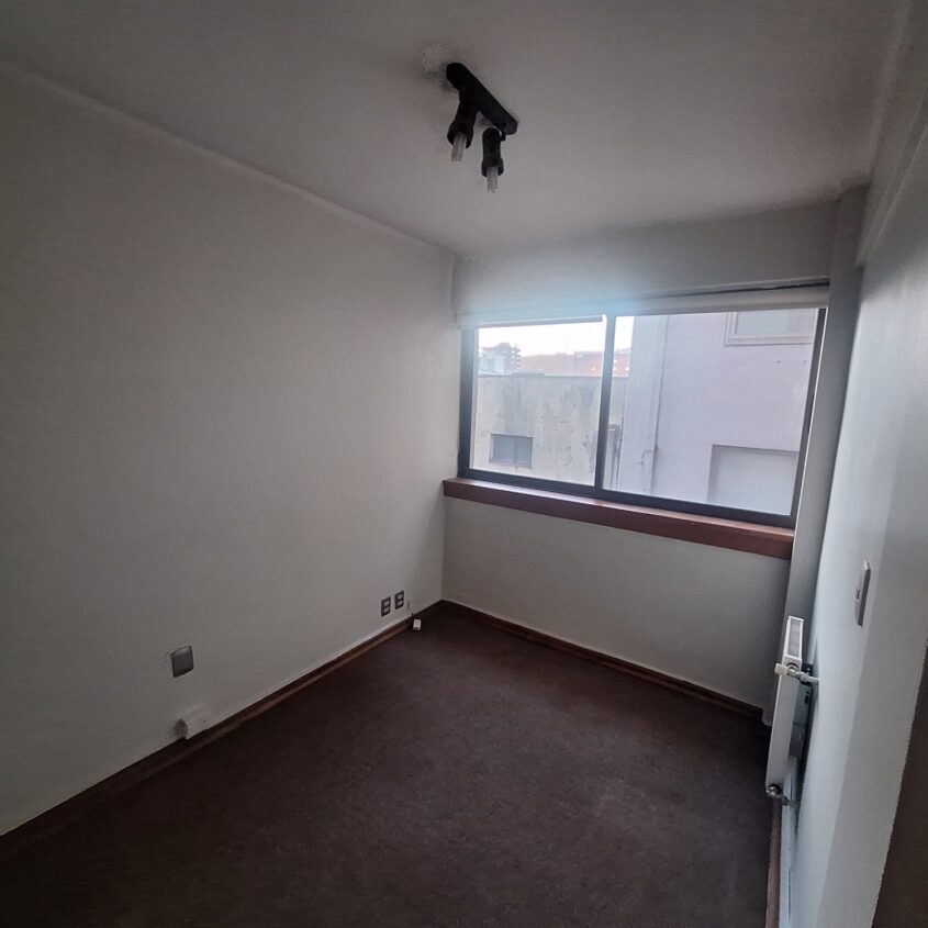 SE ARRIENDA ESPECTACULAR OFICINA DE 115 Ó 231 m2, PLENO CENTRO TEMUCO CON ESTACIONAMIENTO.