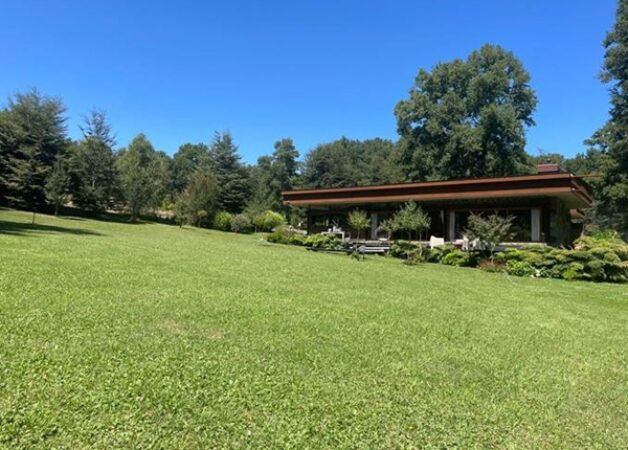 SE VENDE CASA EXCLUSIVA, EN CONDOMINIO A 12 MINUTOS DE PUCÓN.