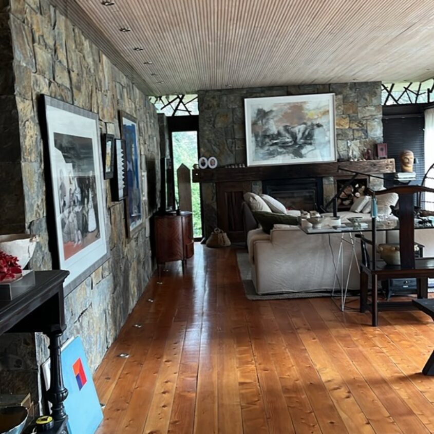 SE VENDE CASA EXCLUSIVA, EN CONDOMINIO A 12 MINUTOS DE PUCÓN.